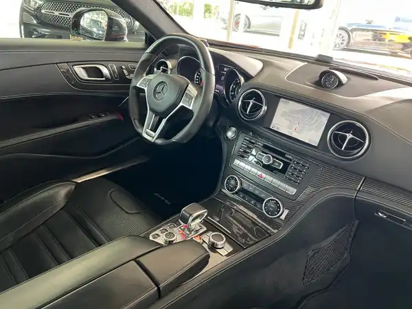 MERCEDES-BENZ SL 63 AMG (12/30)