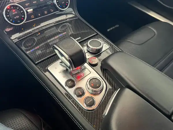 MERCEDES-BENZ SL 63 AMG (20/30)