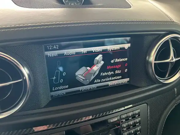 MERCEDES-BENZ SL 63 AMG (26/30)