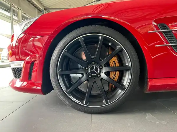 MERCEDES-BENZ SL 63 AMG (29/30)