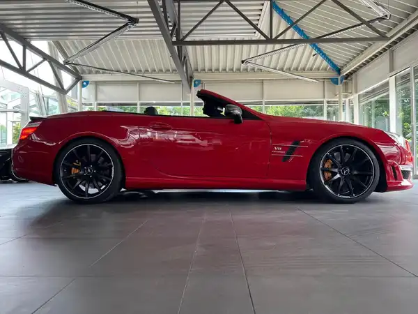 MERCEDES-BENZ SL 63 AMG (4/30)