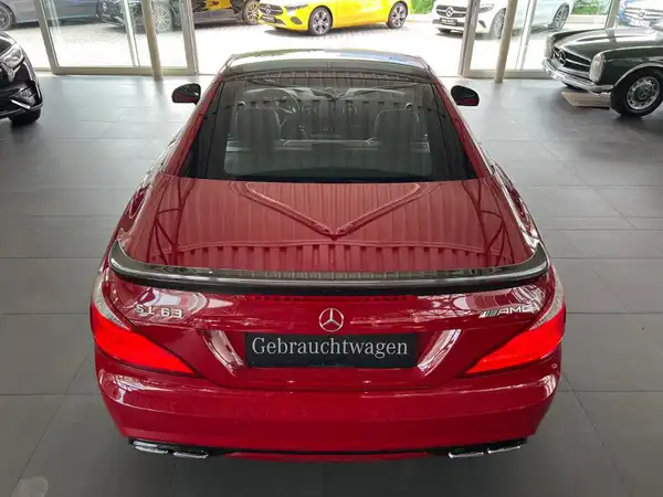 MERCEDES-BENZ SL 63 AMG (9/30)