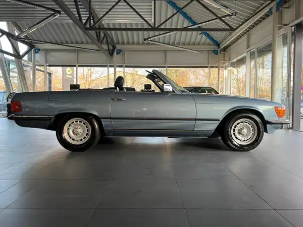 MERCEDES-BENZ SL 500 (4/30)