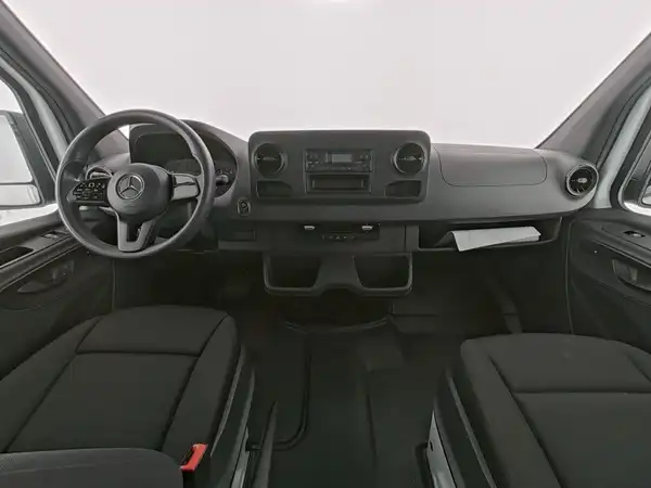 MERCEDES-BENZ Sprinter Doka Pritsche (13/19)