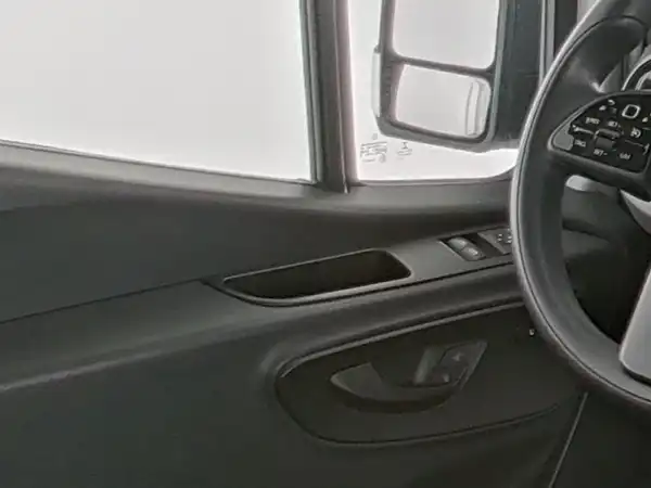 MERCEDES-BENZ Sprinter Doka Pritsche (19/19)