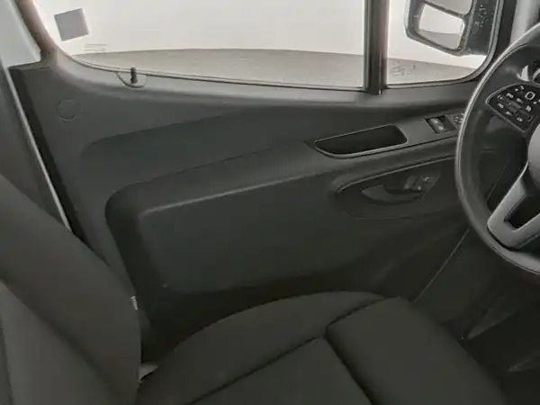 MERCEDES-BENZ Sprinter Doka Pritsche (14/19)