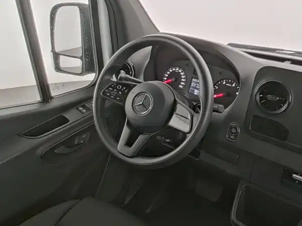 MERCEDES-BENZ Sprinter Doka Pritsche (15/19)