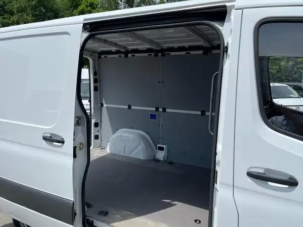 MERCEDES-BENZ Sprinter 211 (14/17)