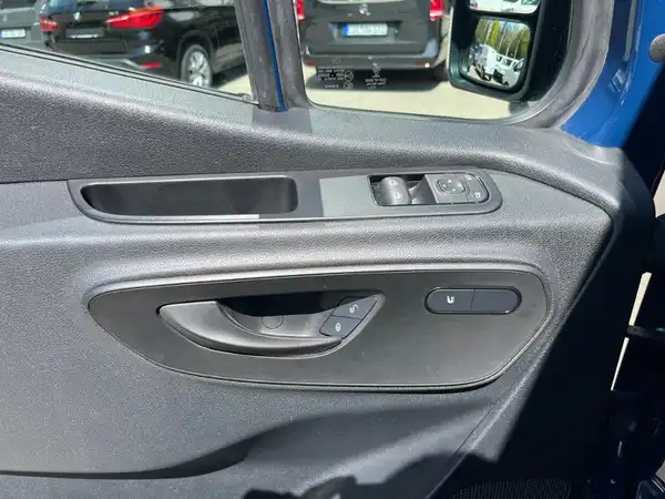 MERCEDES-BENZ Sprinter 215 CDI (20/22)