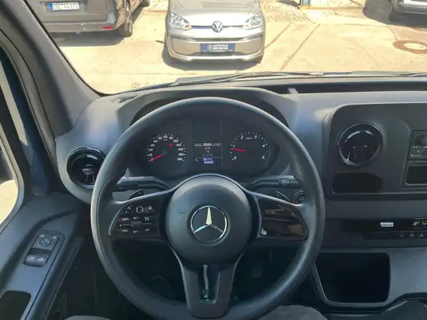 MERCEDES-BENZ Sprinter 215 CDI (9/22)