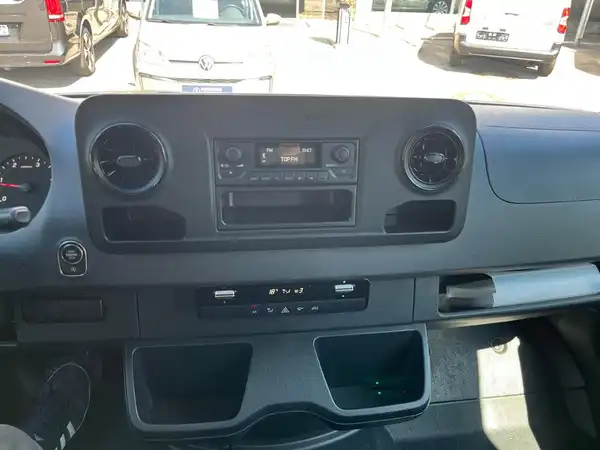 MERCEDES-BENZ Sprinter 215 CDI (10/22)