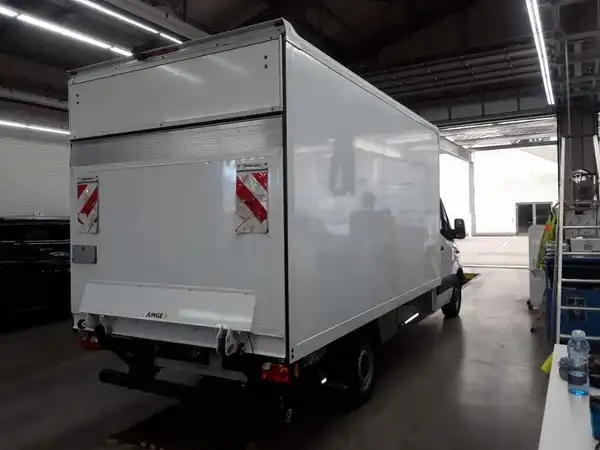 MERCEDES-BENZ Sprinter 317 Koffer (4/12)