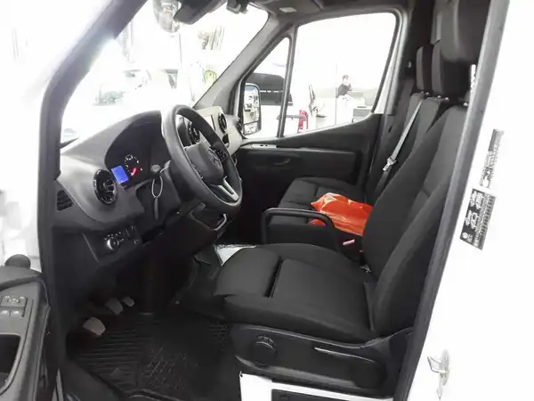 MERCEDES-BENZ Sprinter 317 Koffer (6/12)
