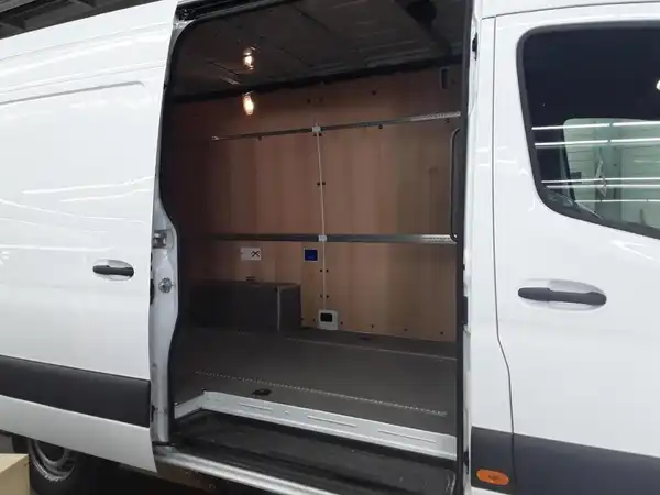MERCEDES-BENZ Sprinter 317 Kasten (8/11)