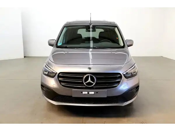 MERCEDES-BENZ T 180 d Progressive (2/9)