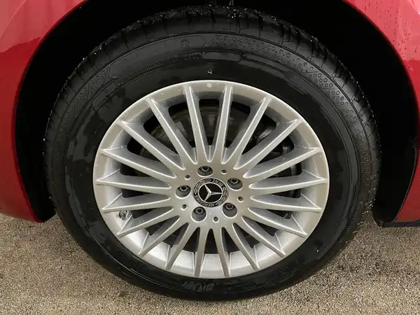 MERCEDES-BENZ V 220 d (5/31)