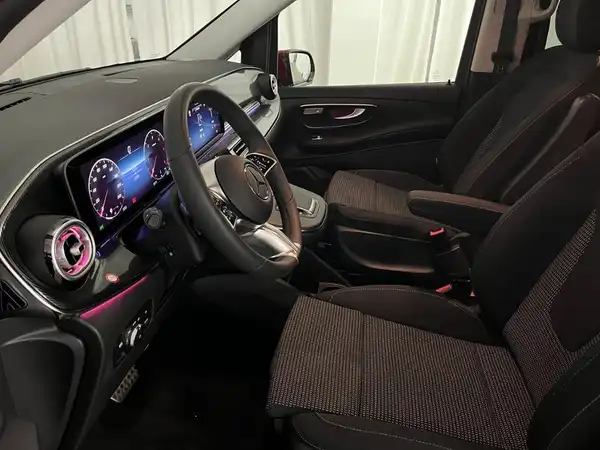 MERCEDES-BENZ V 220 d (9/31)