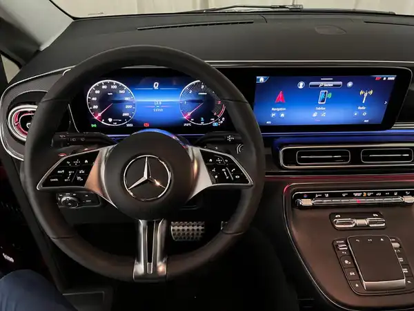 MERCEDES-BENZ V 220 d (10/31)