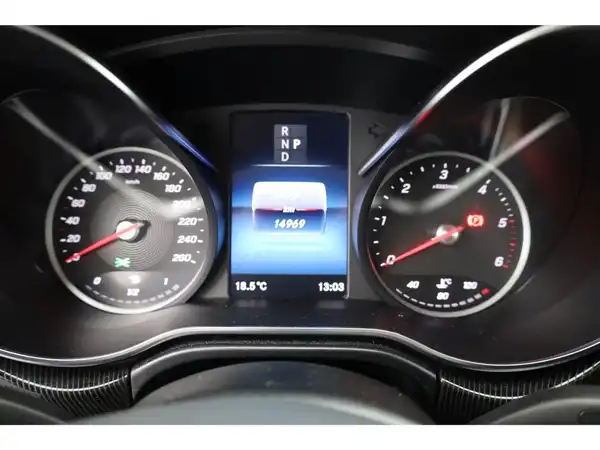 MERCEDES-BENZ V 300d (25/29)