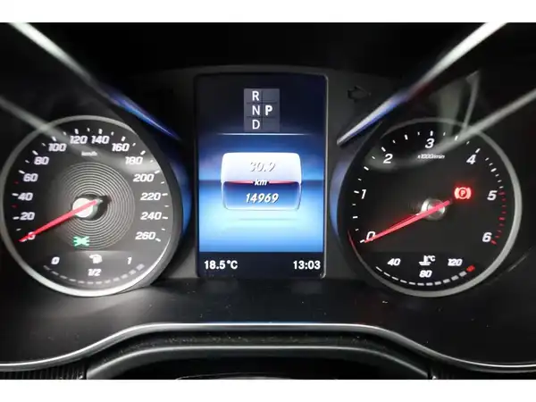 MERCEDES-BENZ V 300d (26/29)