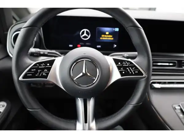 MERCEDES-BENZ V 220 d (12/23)