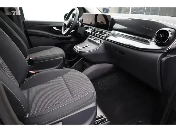 MERCEDES-BENZ V 220 d (17/23)