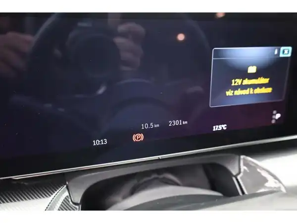 MERCEDES-BENZ V 220 d (10/23)