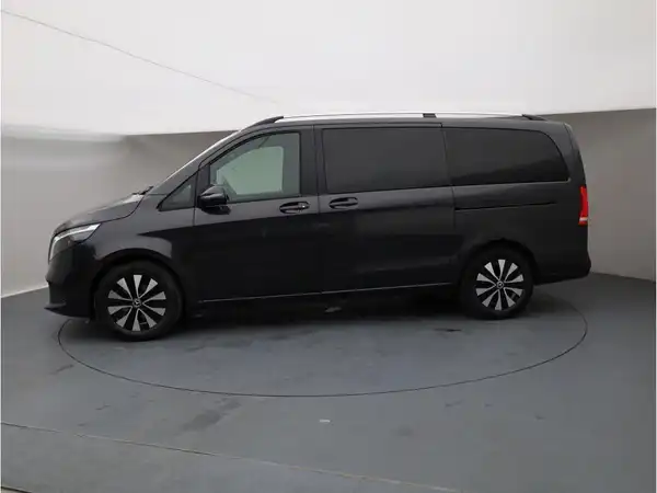 MERCEDES-BENZ V 300d (2/28)