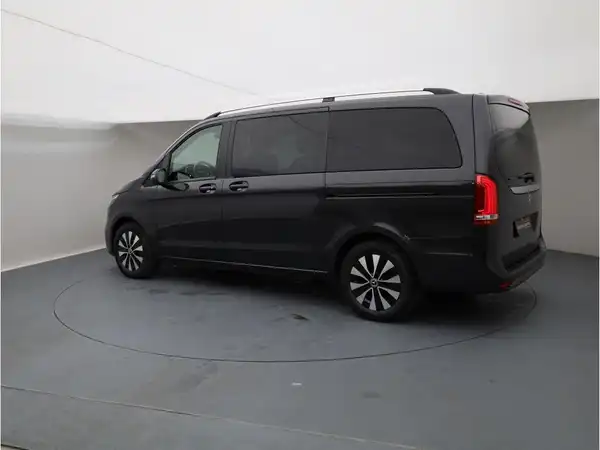 MERCEDES-BENZ V 300d (3/28)