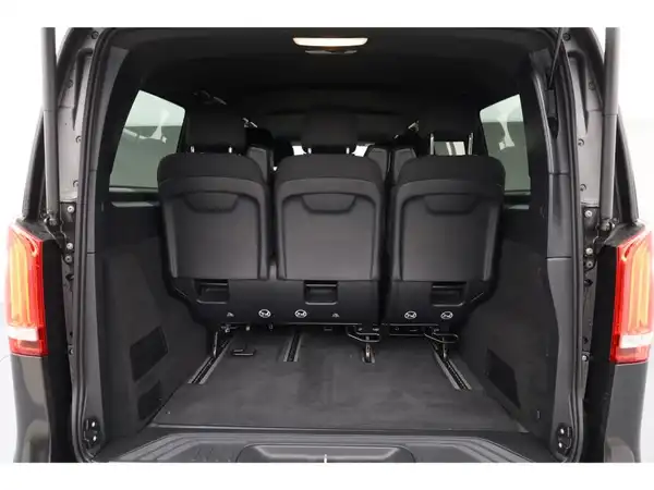 MERCEDES-BENZ V 300d (21/28)