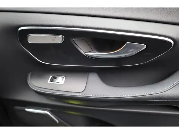 MERCEDES-BENZ V 250 d (17/23)