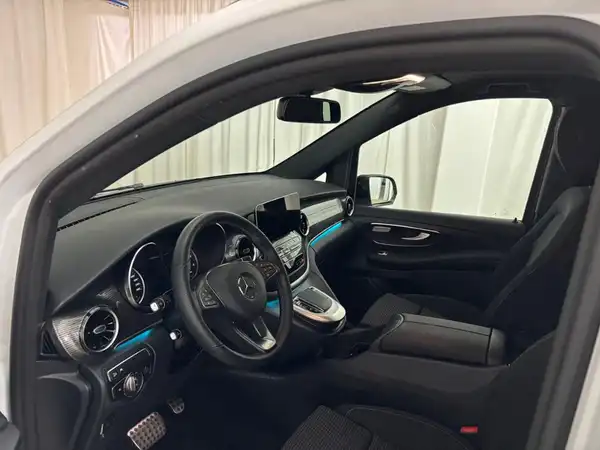 MERCEDES-BENZ V 300 d 4M (7/24)