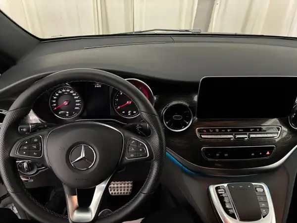 MERCEDES-BENZ V 300 d 4M (9/24)