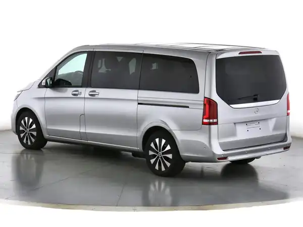 MERCEDES-BENZ V 220 d (6/10)