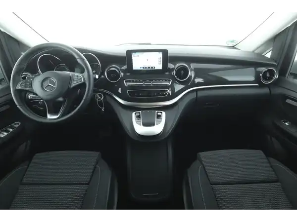 MERCEDES-BENZ V 220 d (7/10)