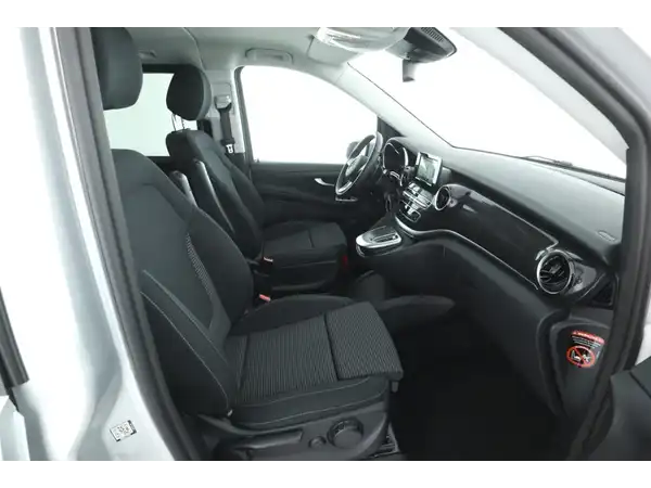 MERCEDES-BENZ V 220 d (9/10)