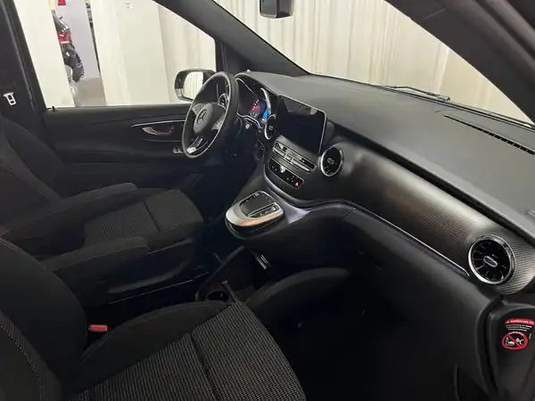 MERCEDES-BENZ V 220 d (15/23)