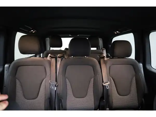 MERCEDES-BENZ V 220 d (25/30)