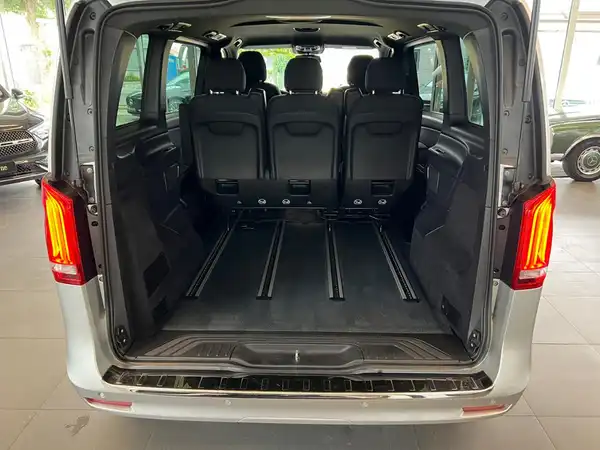 MERCEDES-BENZ V 300 d 4M (11/25)