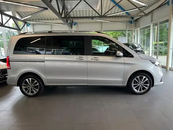 MERCEDES-BENZ V 300 d 4M (4/25)