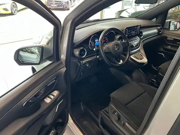 MERCEDES-BENZ V 300 d 4M (7/25)