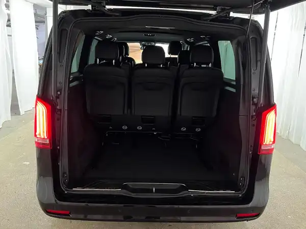 MERCEDES-BENZ V 300d (18/24)