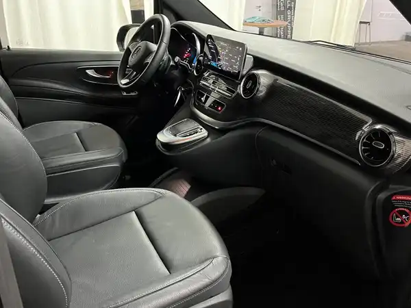 MERCEDES-BENZ V 300d (20/24)