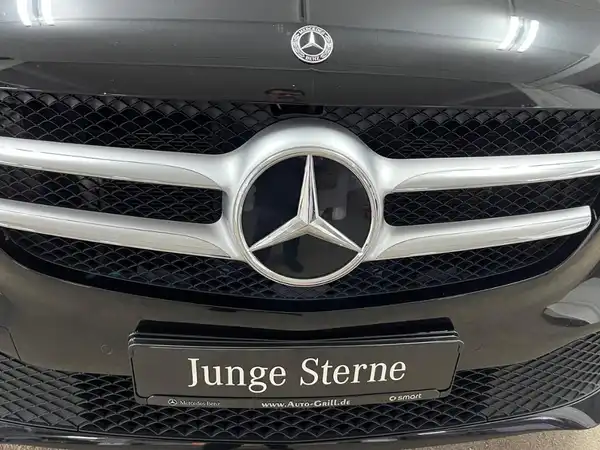 MERCEDES-BENZ V 300d (23/24)