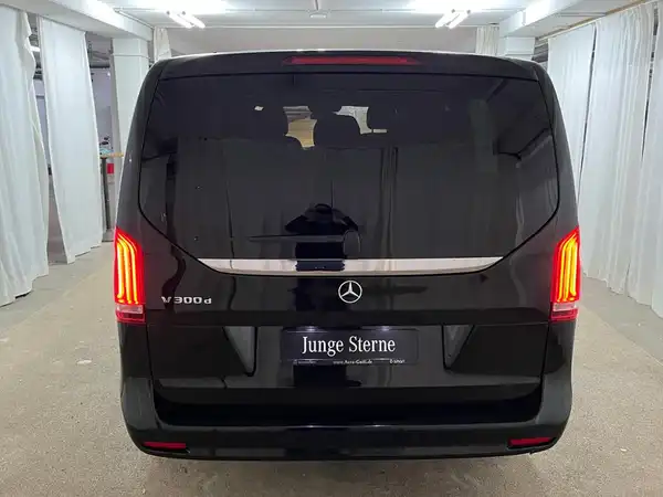 MERCEDES-BENZ V 300d (6/24)