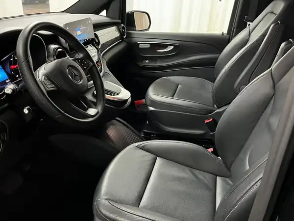 MERCEDES-BENZ V 300d (8/24)