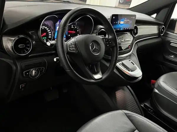 MERCEDES-BENZ V 300d (9/24)