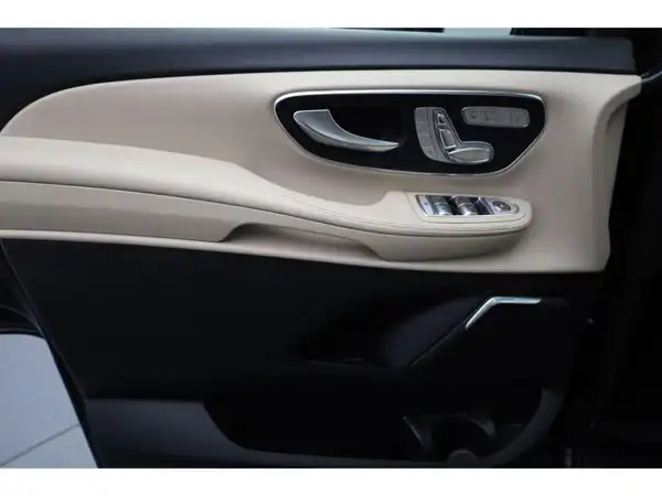 MERCEDES-BENZ V 250 d 4M Lang AVANTGARDE EDITION (9/29)