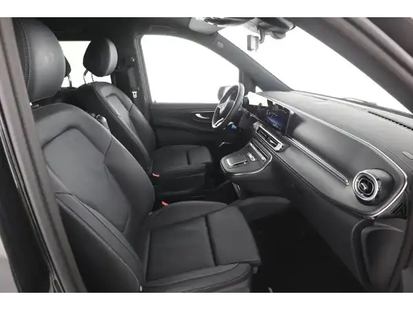 MERCEDES-BENZ V 220 d (7/10)