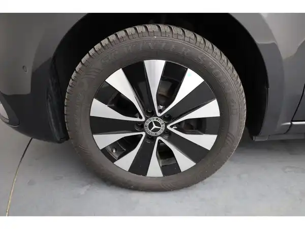 MERCEDES-BENZ V 220 d (30/30)